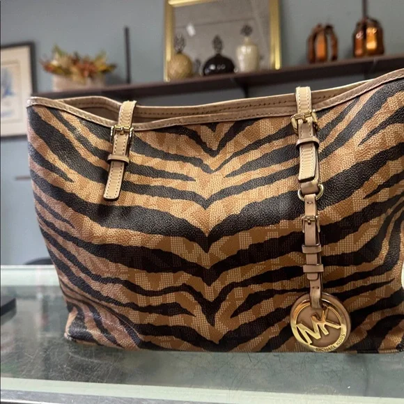 Michael Kors Emry large tote bag purse tiger brown tan beige - Picture 1 of 4